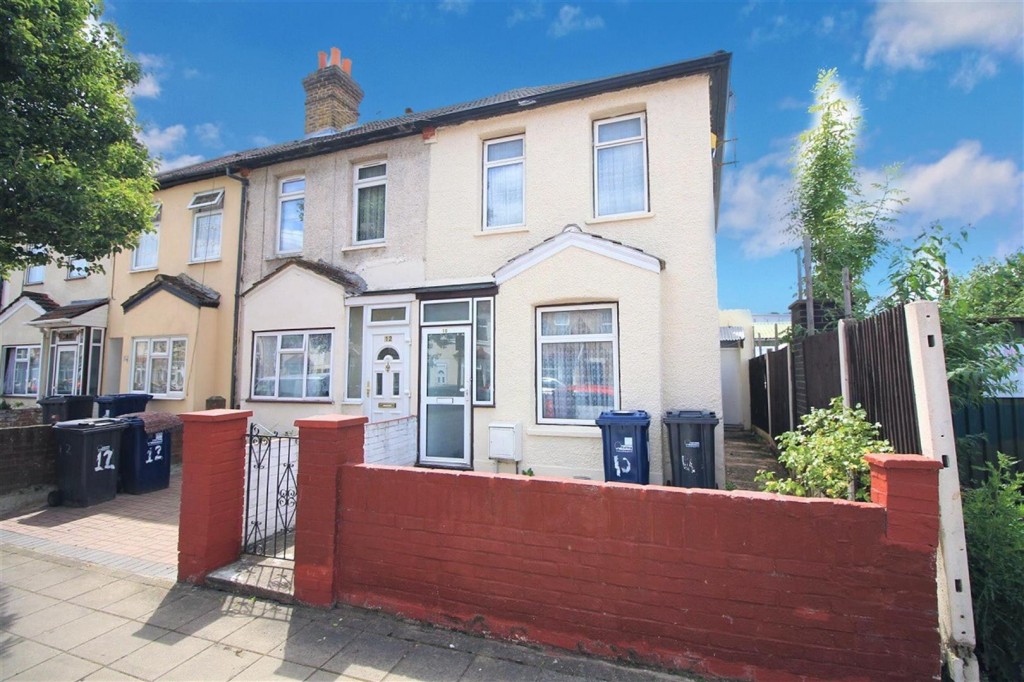 Gordon Road, Southall, UB2, 3 bedroom, House End Terrace