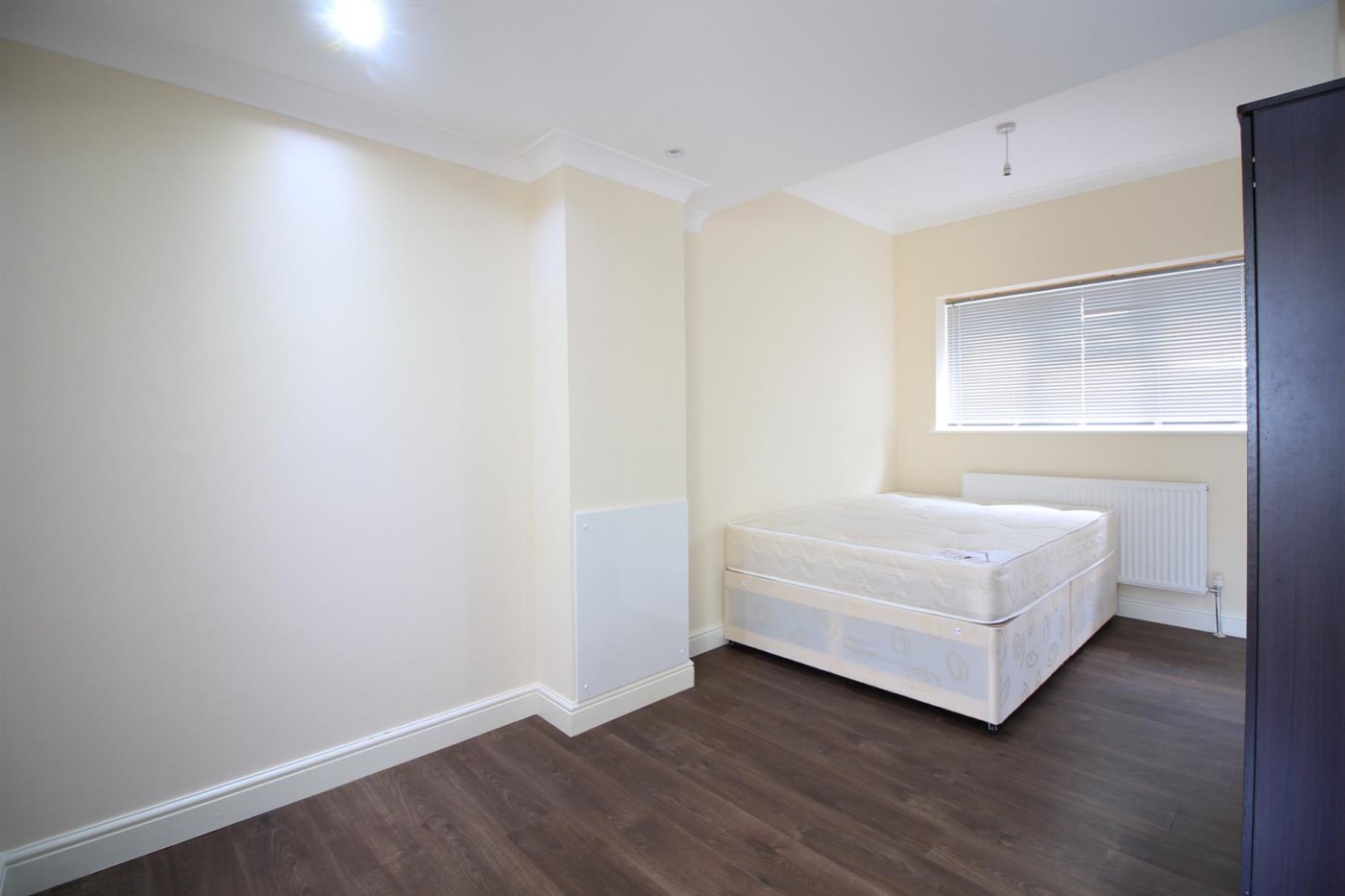 Images for Sonia Gardens, Heston, TW5