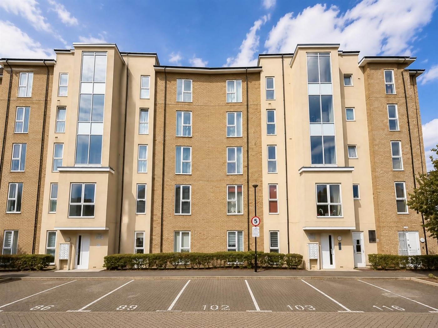 Images for Mayfair Court, Hunting Place, Heston, TW5