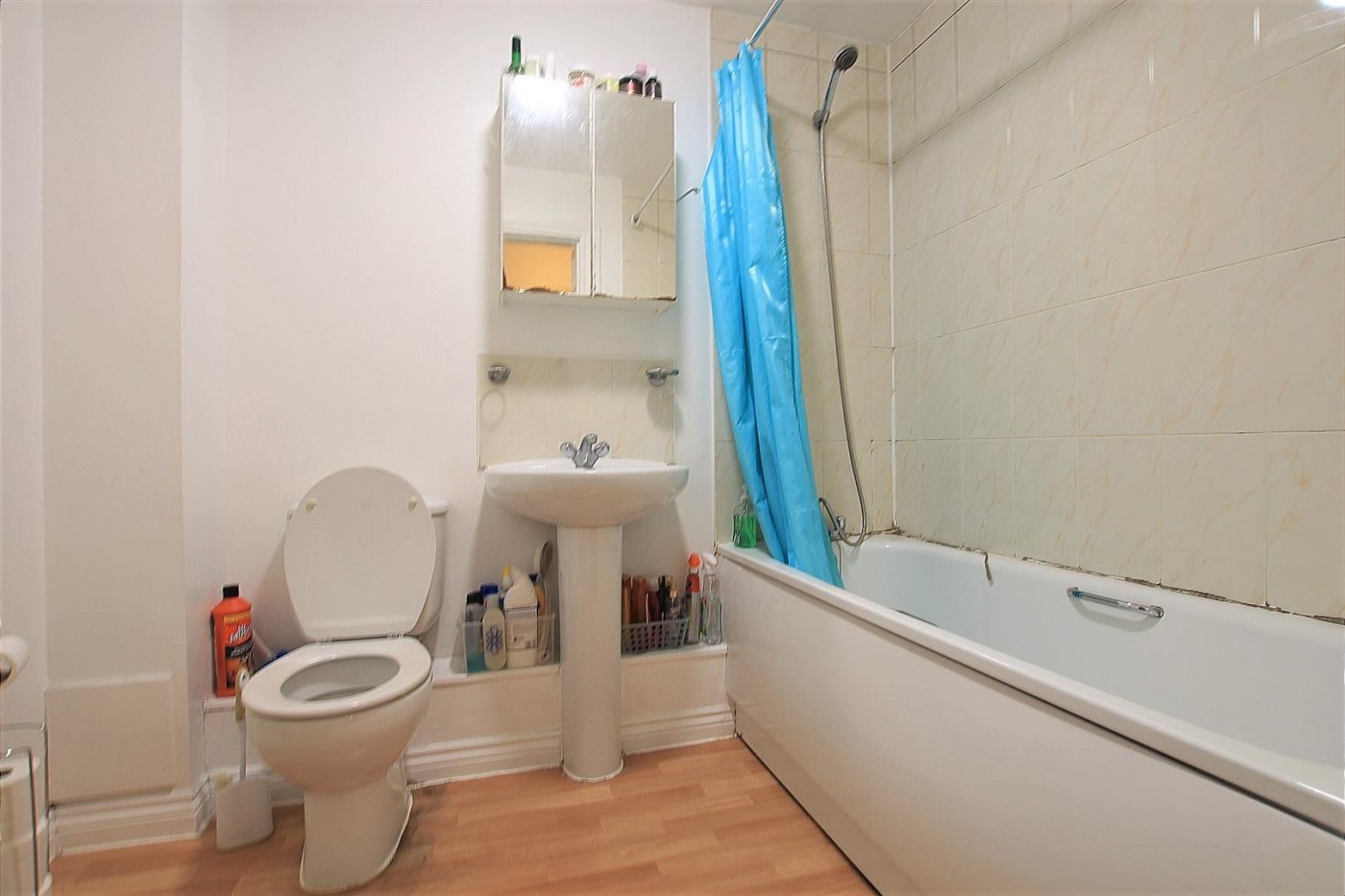 Images for Blackburn Way, Hounslow, TW4