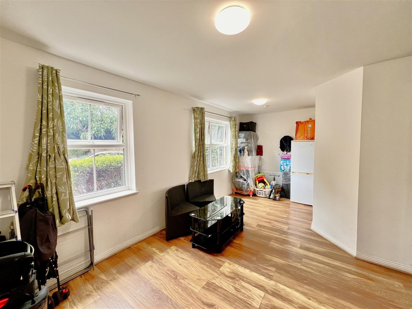 Images for Nuffield Court, Heston, TW5