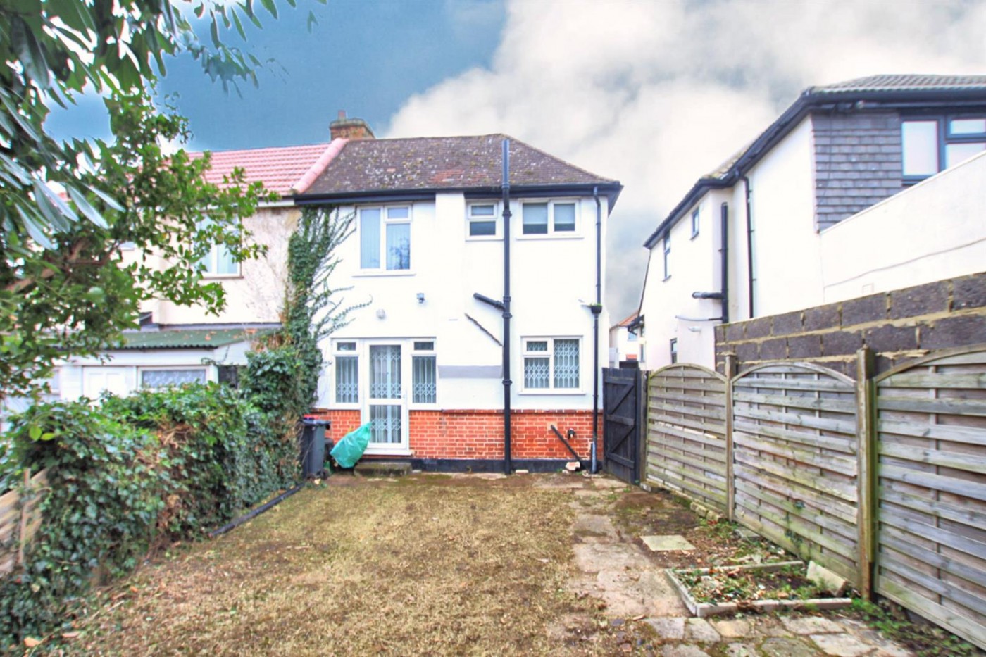 Images for Springwell Road, Heston, TW5
