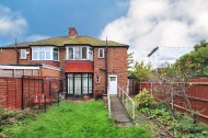 Images for Avenue Gardens, Cranford, TW5