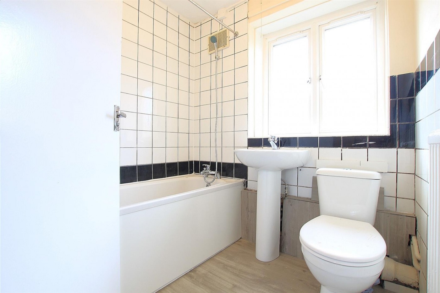 Images for Harlech Gardens, Heston, TW5