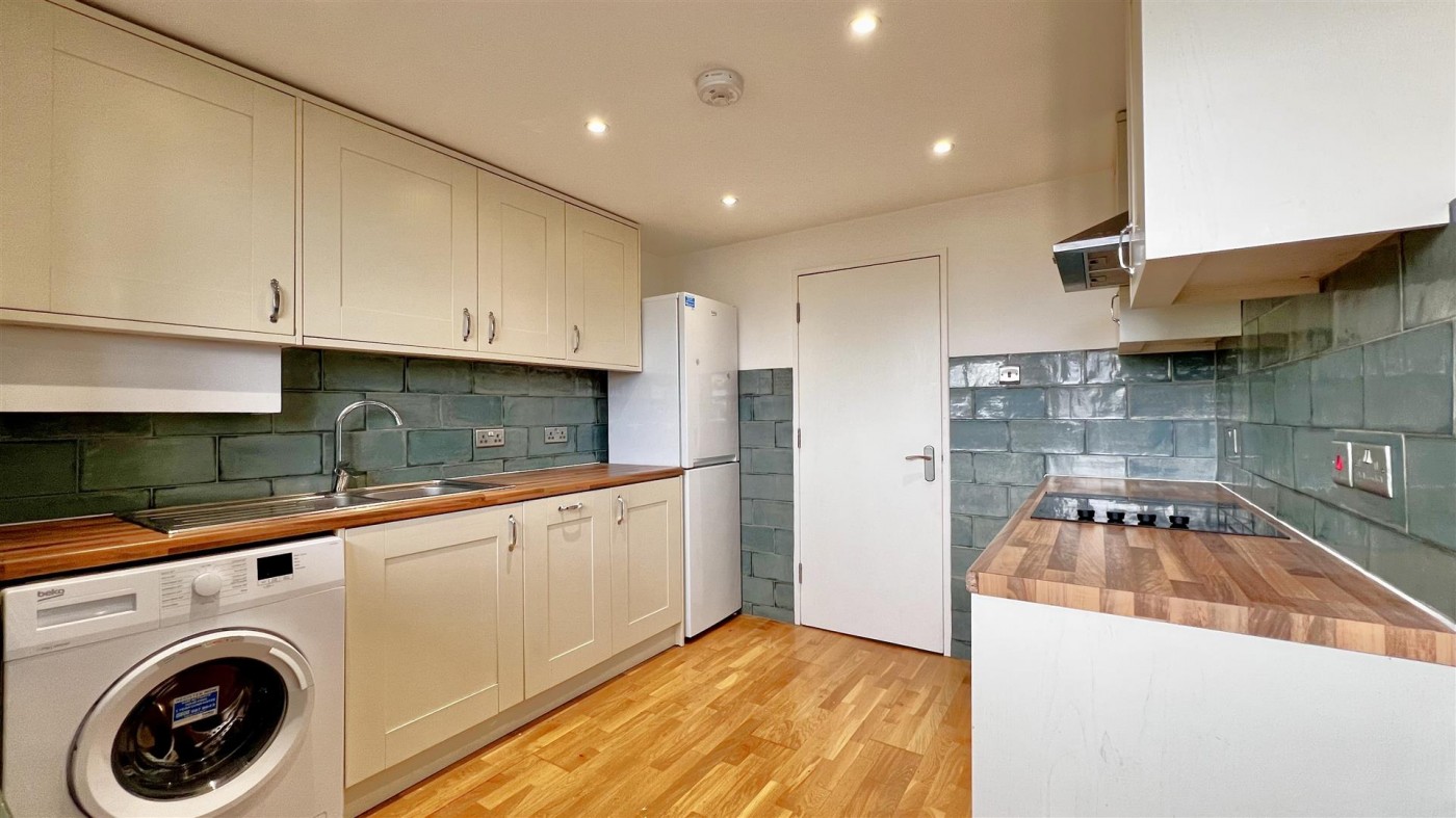 Images for Edensor Gardens, Chiswick, W4
