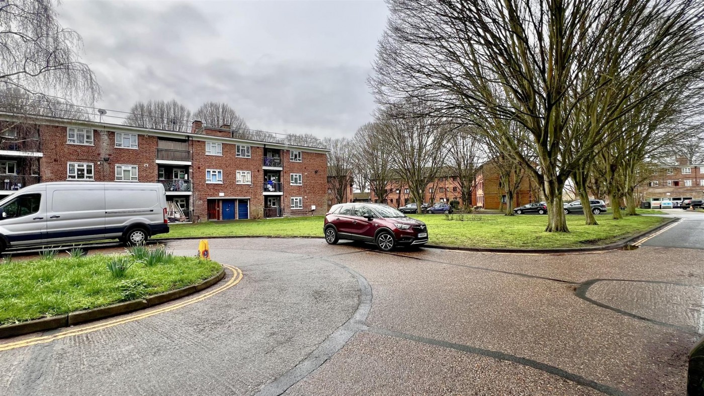 Images for Edensor Gardens, Chiswick, London, W4
