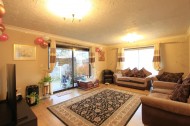 Images for Sonia Gardens, Heston, TW5