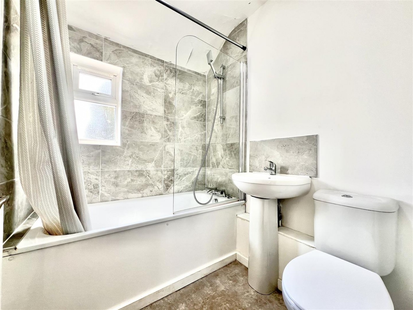 Images for New Road, Hanworth, TW13