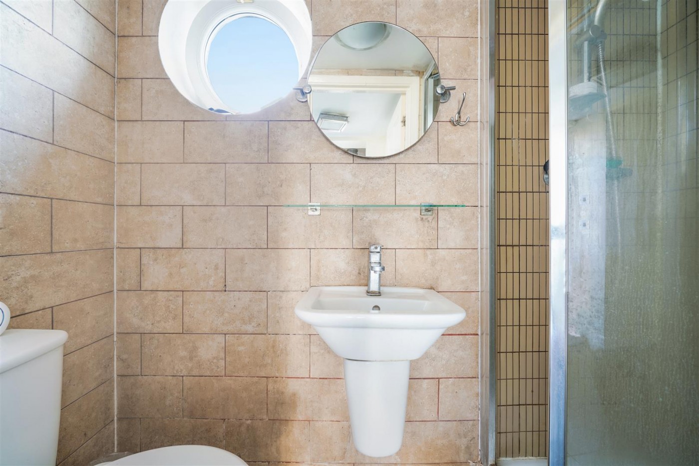 Images for Beechcroft Close, Heston, TW5
