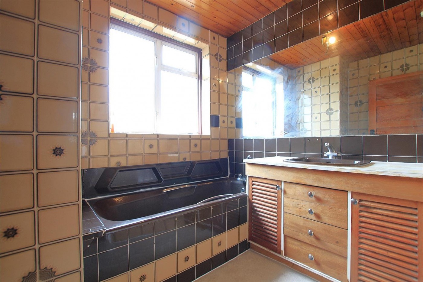 Images for Burns Way, Hounslow, TW5