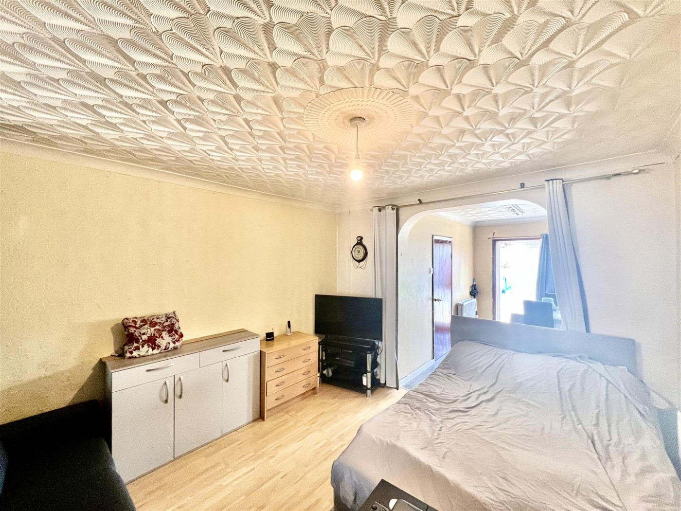 Images for Clevedon Gardens, Cranford, TW5