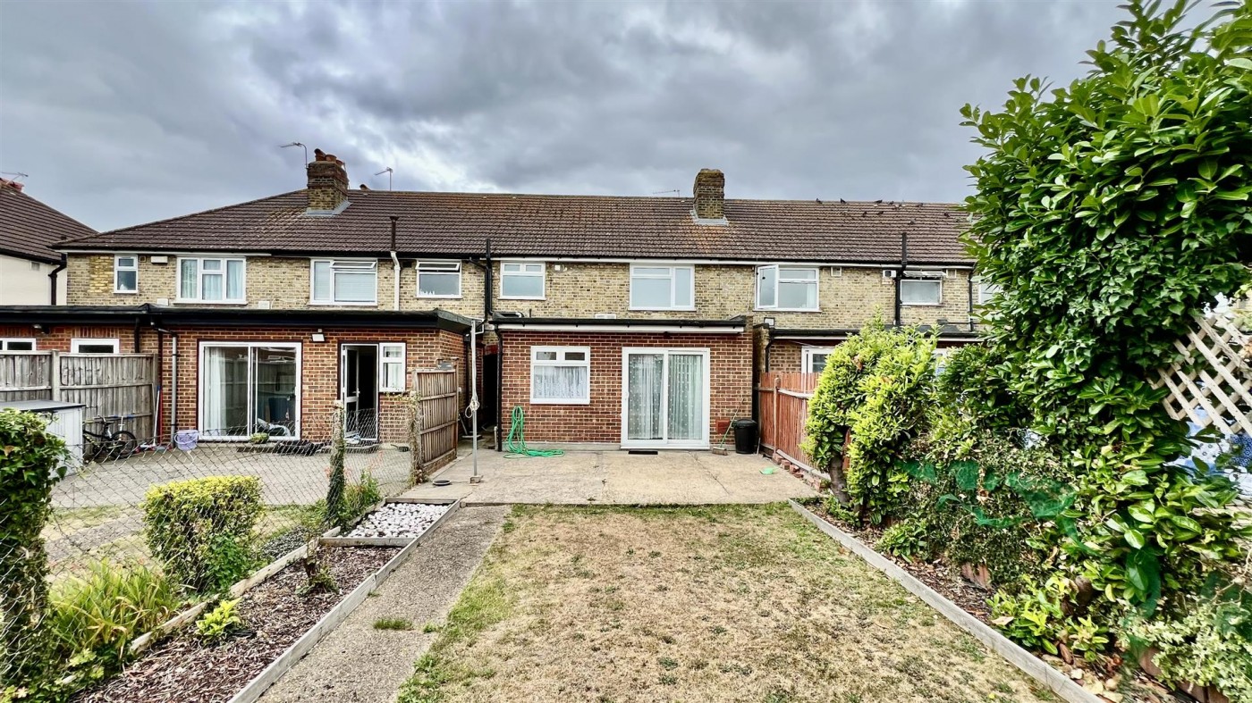 Images for Byron Avenue, Cranford, TW4