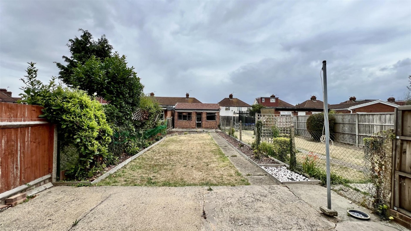 Images for Byron Avenue, Cranford, TW4