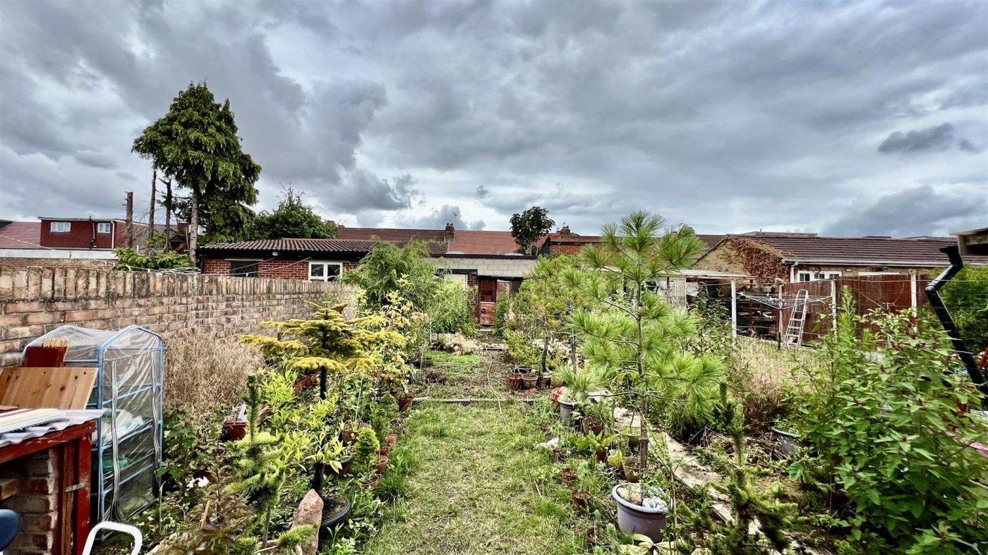 Images for Ash Grove, Heston, TW5