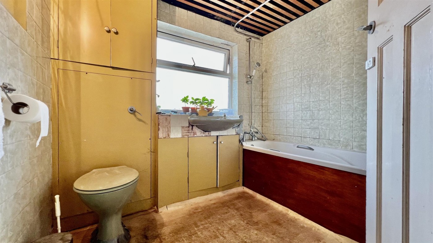 Images for Ash Grove, Heston, TW5