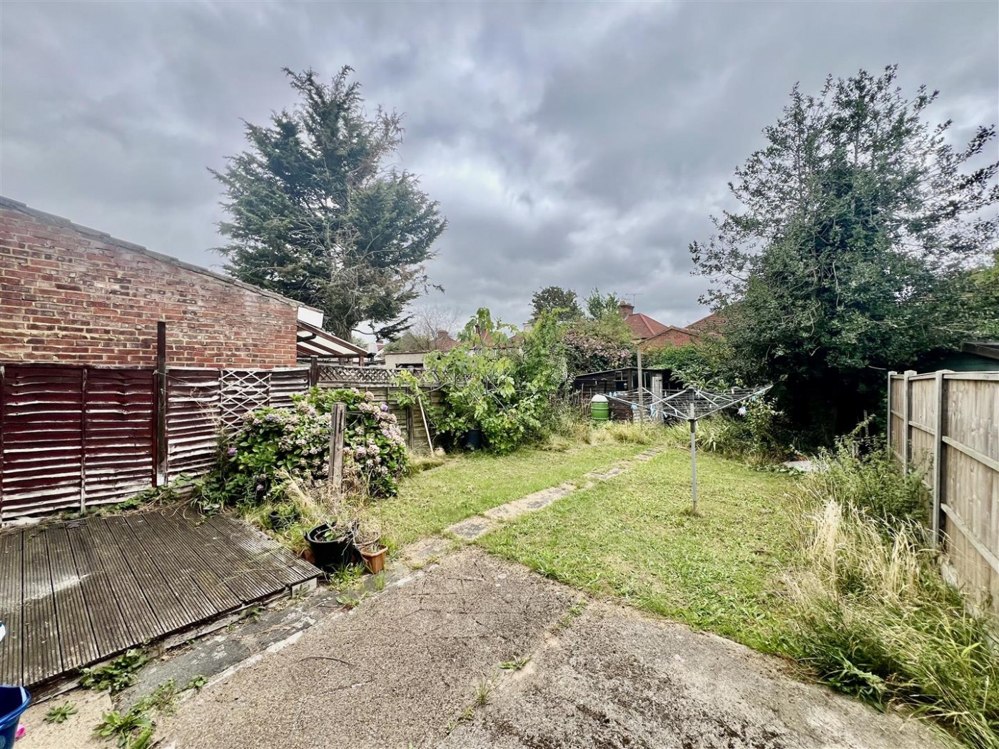 Images for Meadow Waye, Heston, TW5