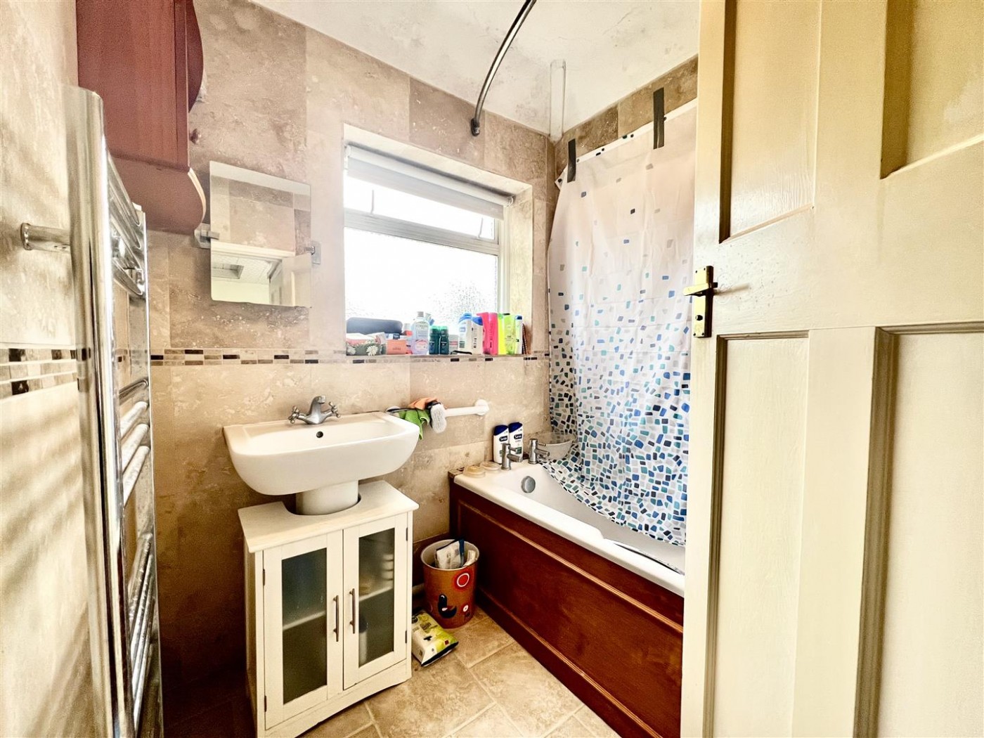 Images for Meadow Waye, Heston, TW5