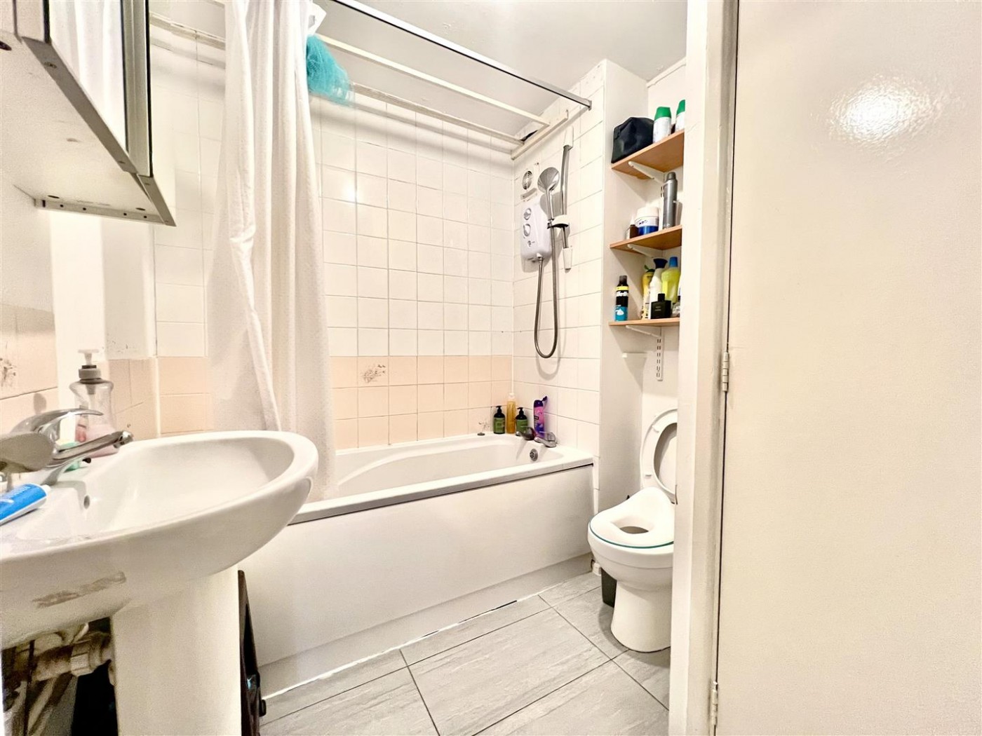 Images for Sheridan Court, Vickers Way, Hounslow, TW4