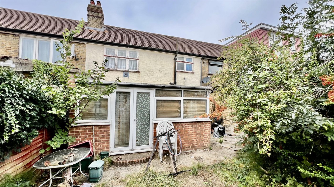 Images for Ash Grove, Heston, TW5