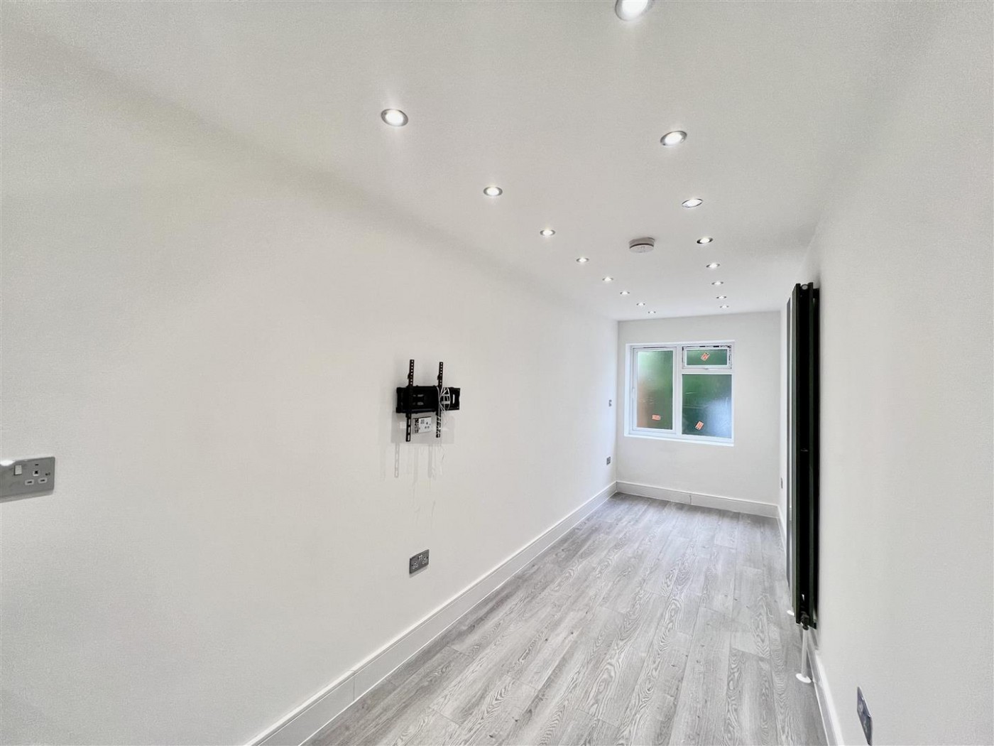 Images for Thornbury Avenue, Isleworth, TW7