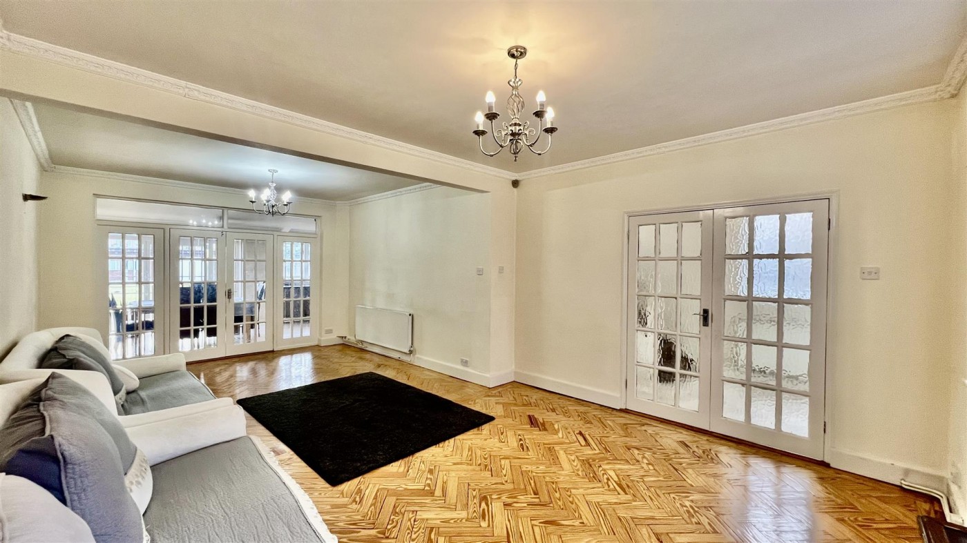 Images for Shelley Crescent, Heston, TW5