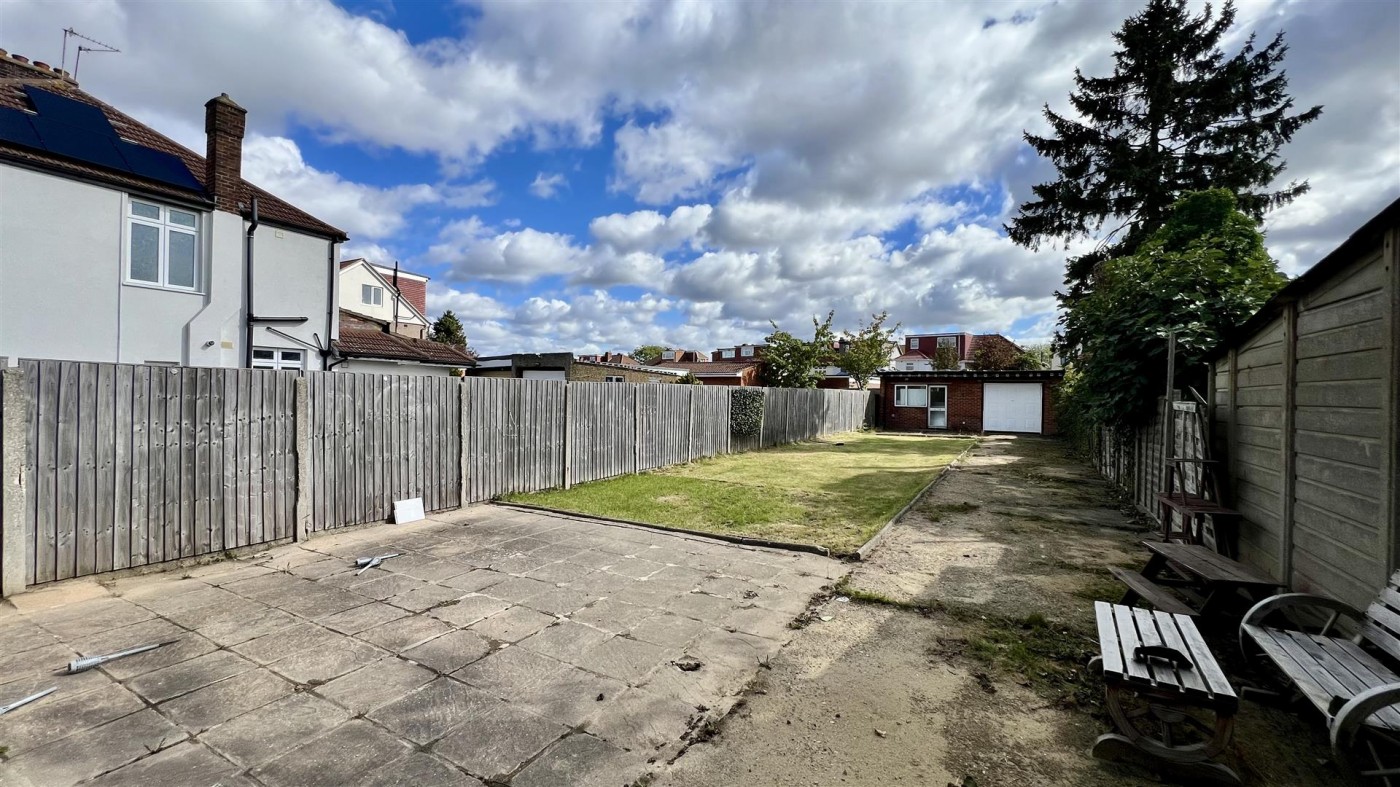 Images for Shelley Crescent, Heston, TW5