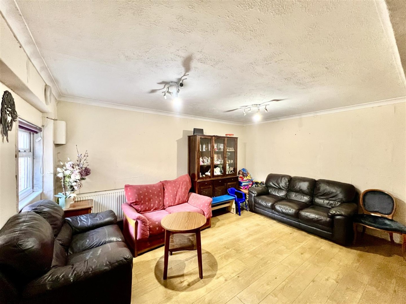 Images for The Avenue, Cranford, TW5