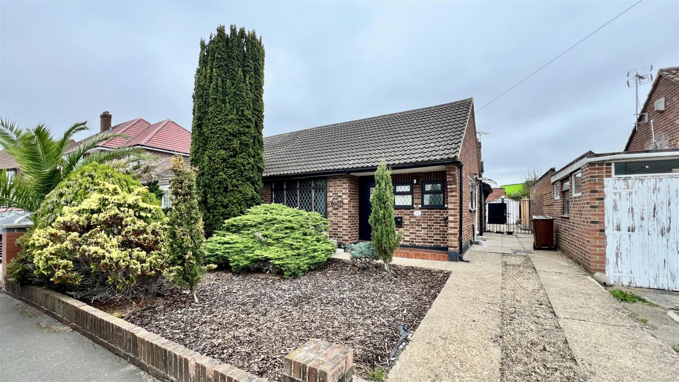 Images for Blackberry Farm Close, Heston, TW5