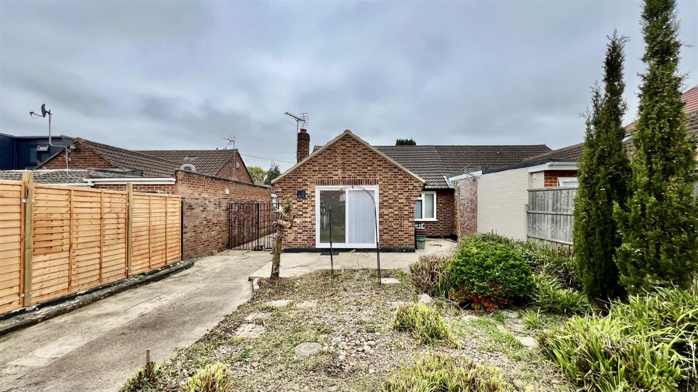 Images for Blackberry Farm Close, Heston, TW5