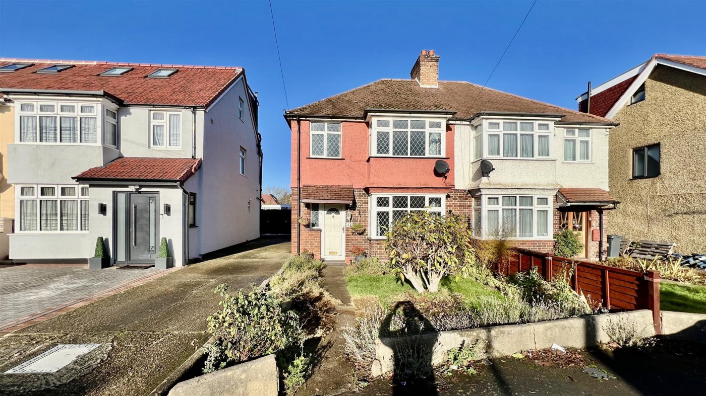 Images for Durham Avenue, Heston, TW5