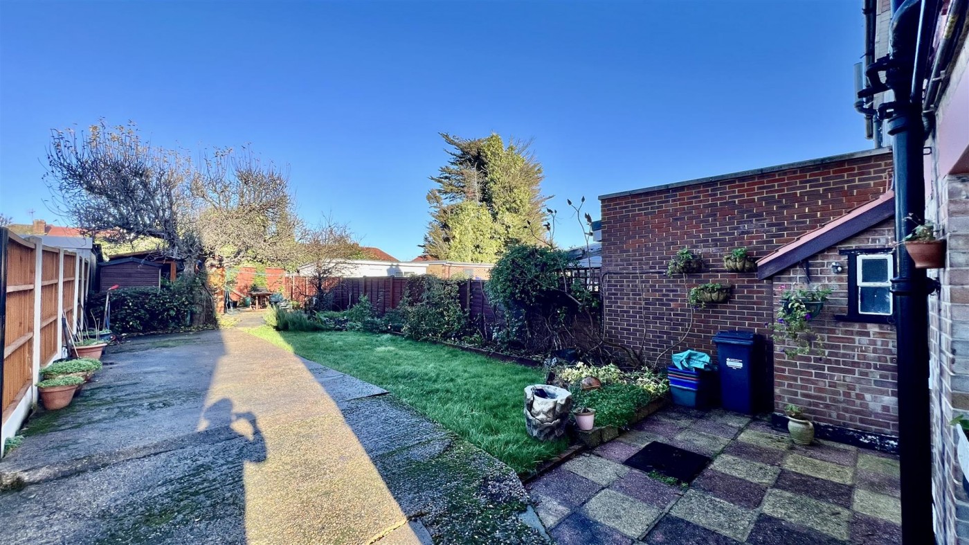 Images for Durham Avenue, Heston, TW5