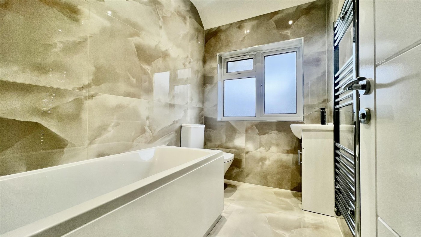 Images for Lawn Close, Ruislip, HA4