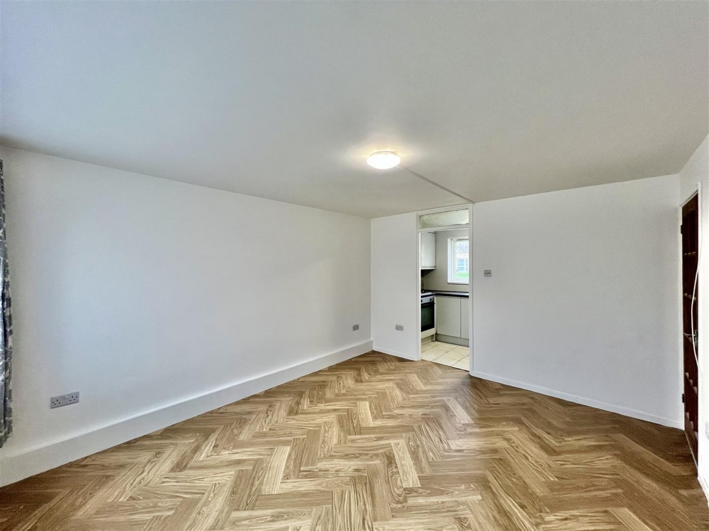 Images for Harlech Gardens, Heston, TW5