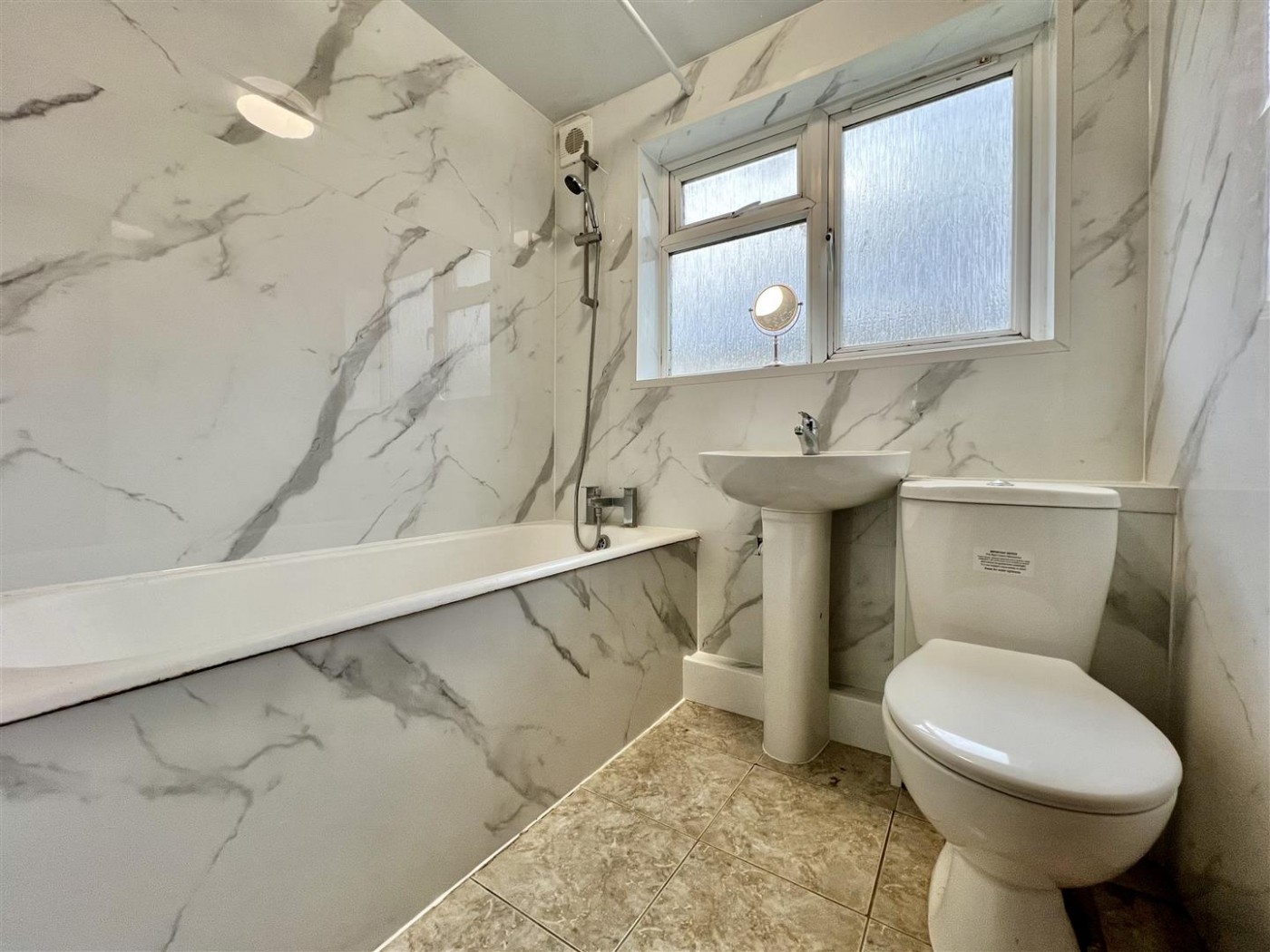 Images for Harlech Gardens, Heston, TW5