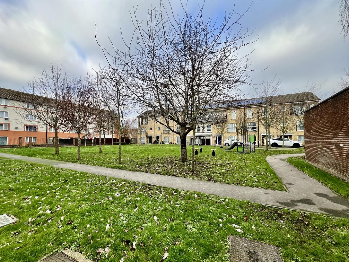 Images for Harlech Gardens, Heston, TW5