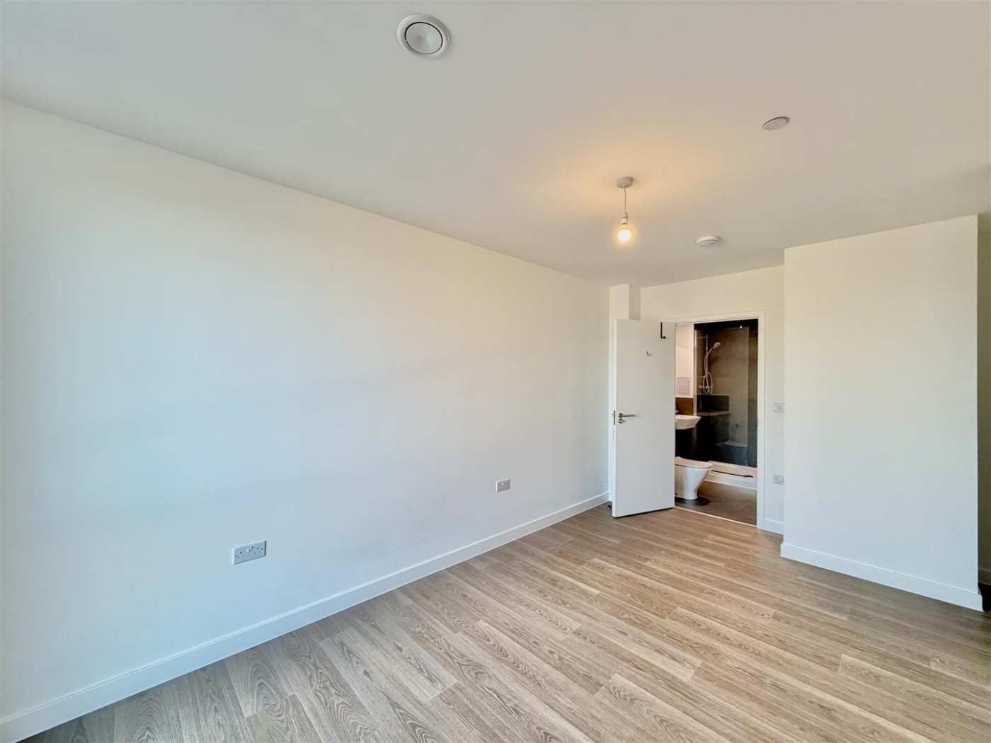 Images for New Road Triangle, Feltham, TW14