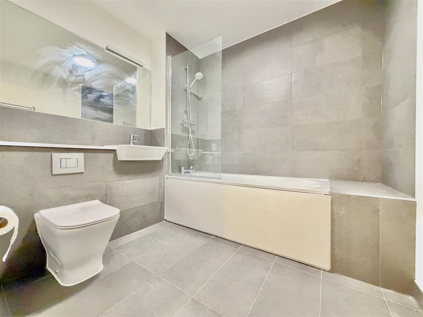 Images for New Road Triangle, Feltham, TW14