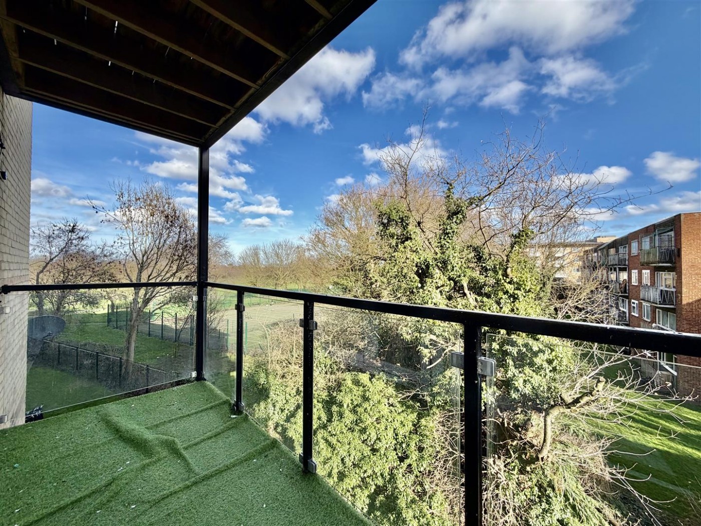 Images for Mayfair Court, Hunting Place, Heston, TW5