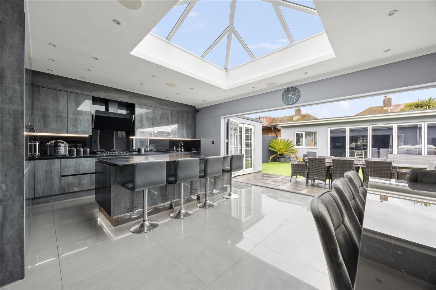 Images for Fern Lane, Heston, TW5