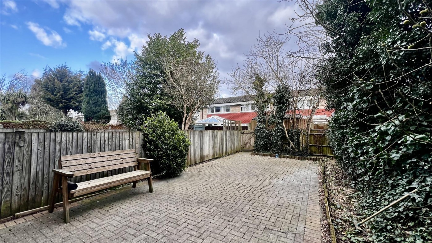 Images for Wheatlands, Heston, TW5