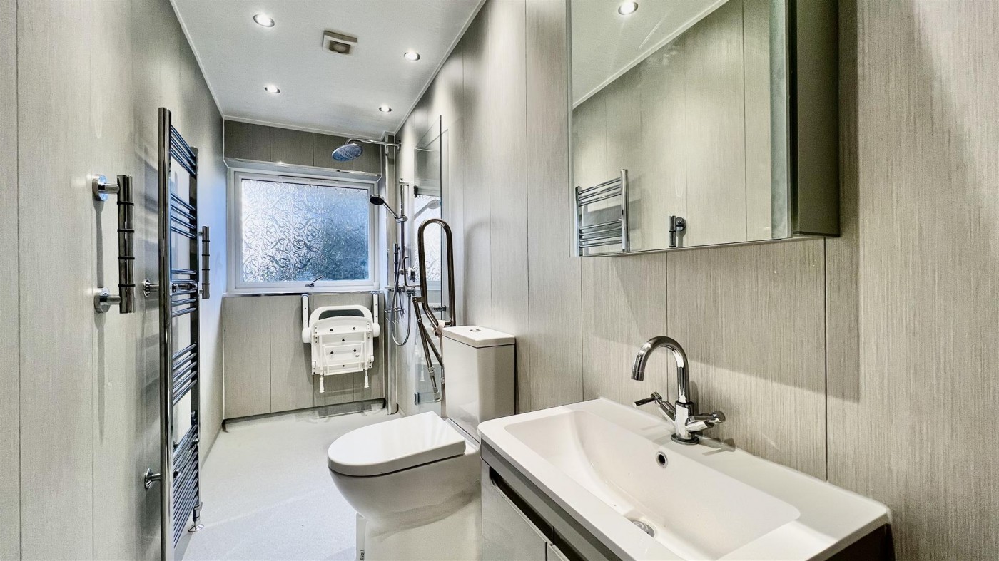 Images for Wheatlands, Heston, TW5