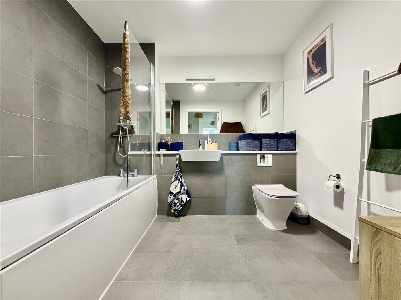 Images for New Road Triangle, Feltham, TW14