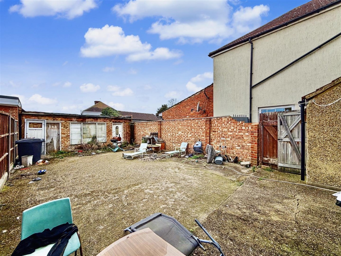 Images for Bath Road, Cranford, TW5