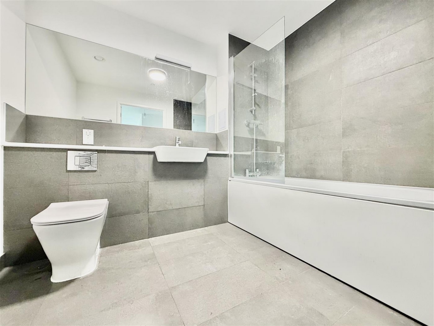 Images for New Road Triangle, Feltham, TW14