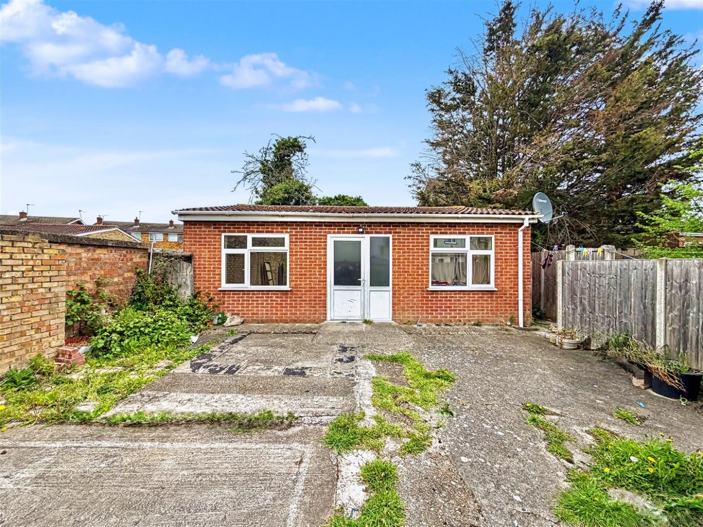 Images for Ash Grove, Heston, TW5