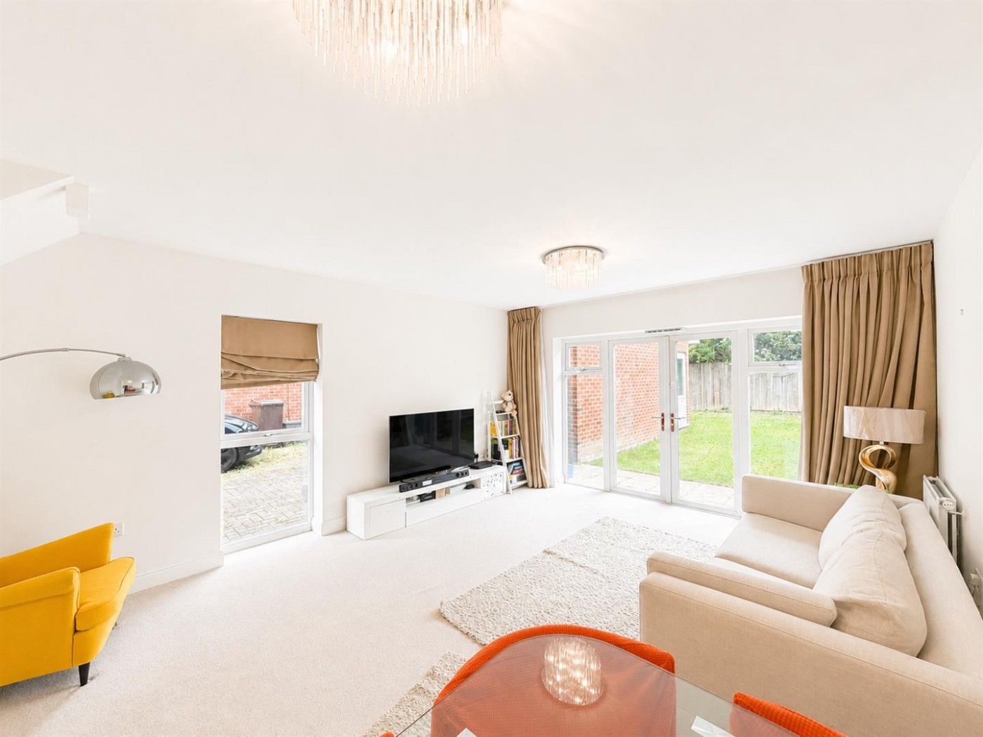 Images for Hunting Place, Heston, TW5