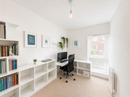 Images for Hunting Place, Heston, TW5