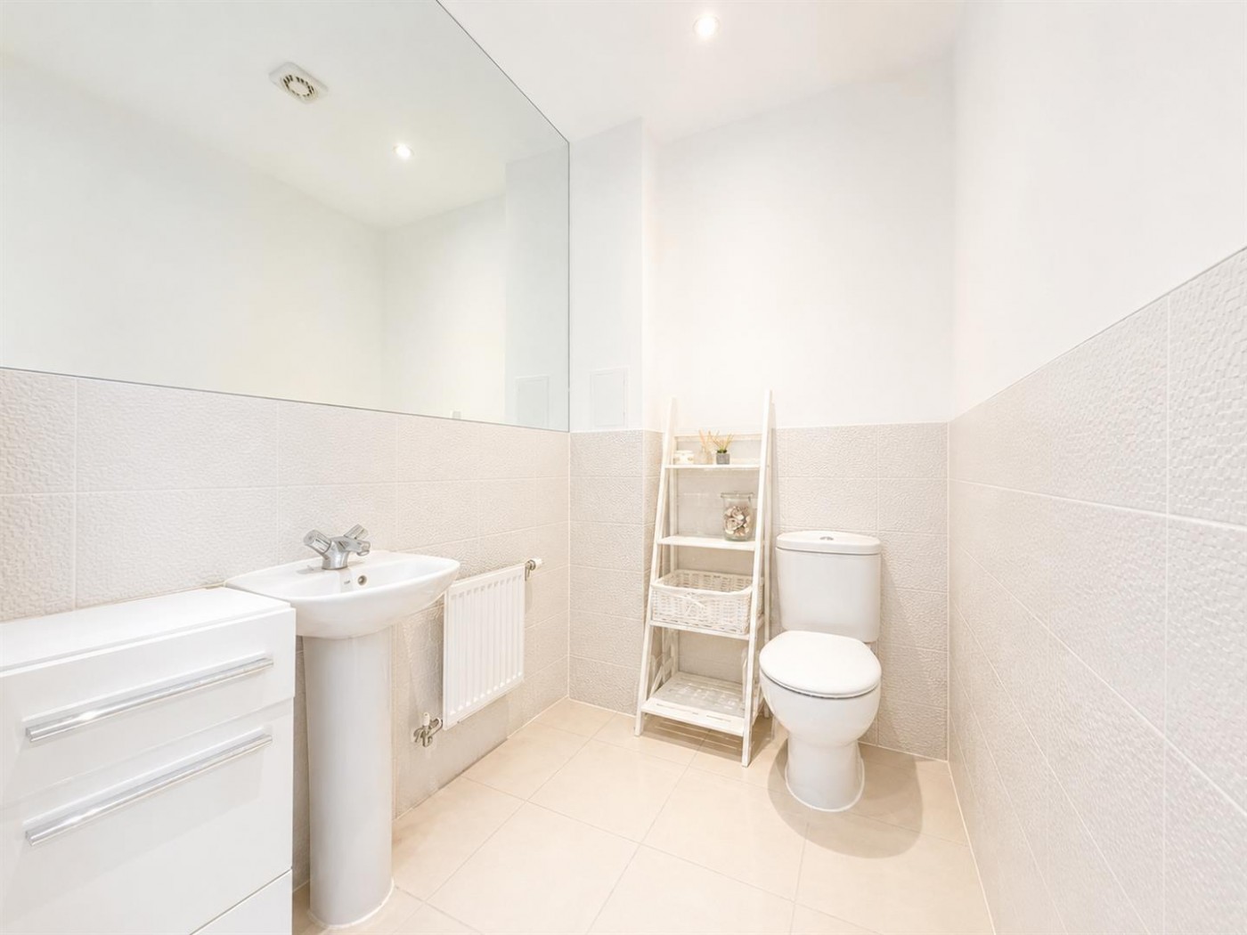 Images for Hunting Place, Heston, TW5