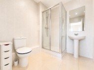 Images for Hunting Place, Heston, TW5