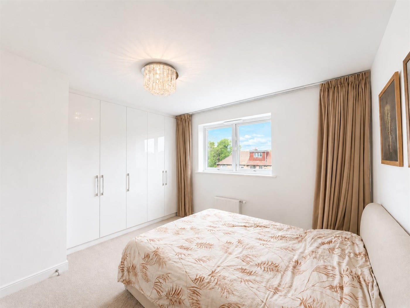 Images for Hunting Place, Heston, TW5